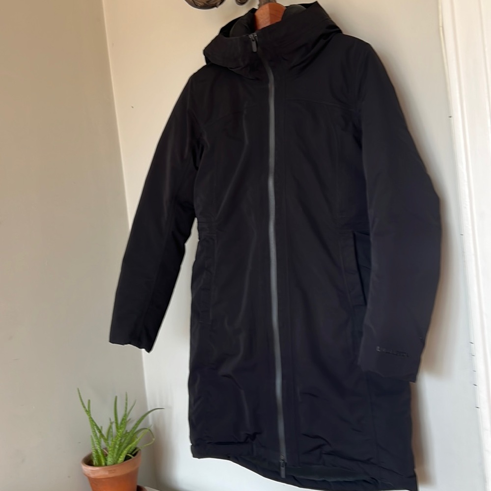 Lululemon Snow Warrior Parka size 6 black